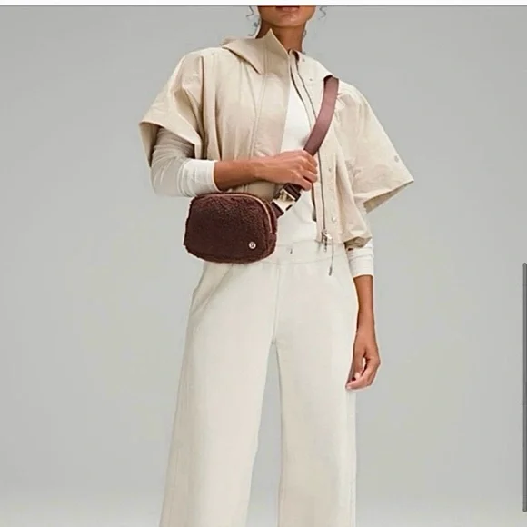 2l belt bag lululemon Everywhere Large with Long Strap Exterior Zippered Pocket To Secure Your Valuables Lululemon athletica Everywhere Belt Bag
